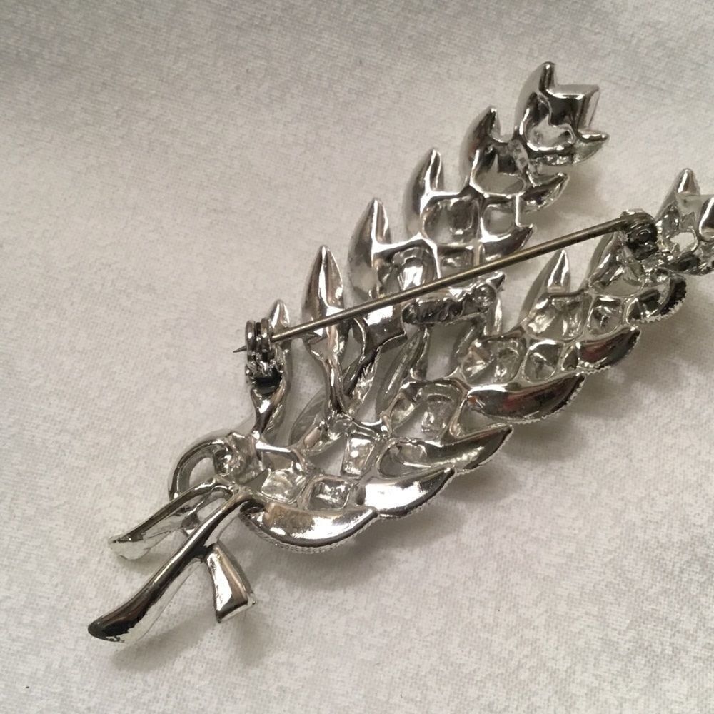 Silvertone Feather Pin  - Picture 6 of 6